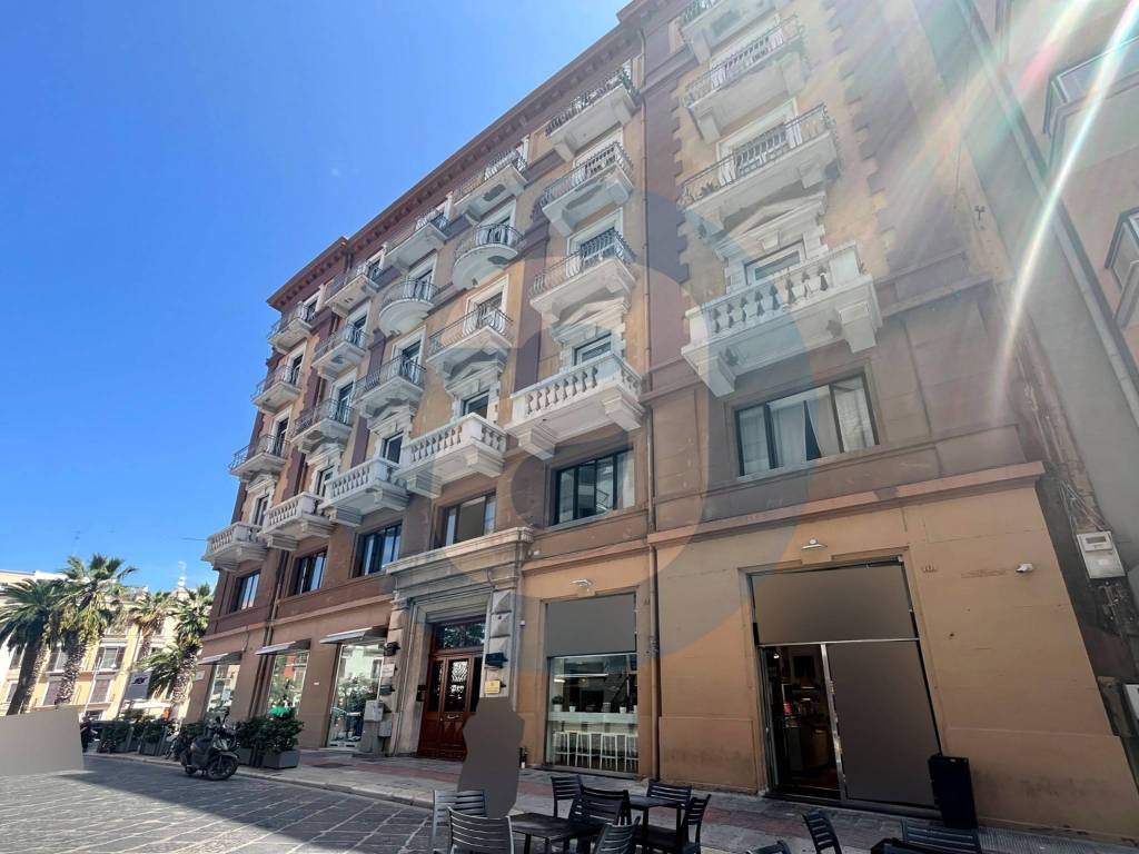 negozio in affitto a Bari in zona Murat