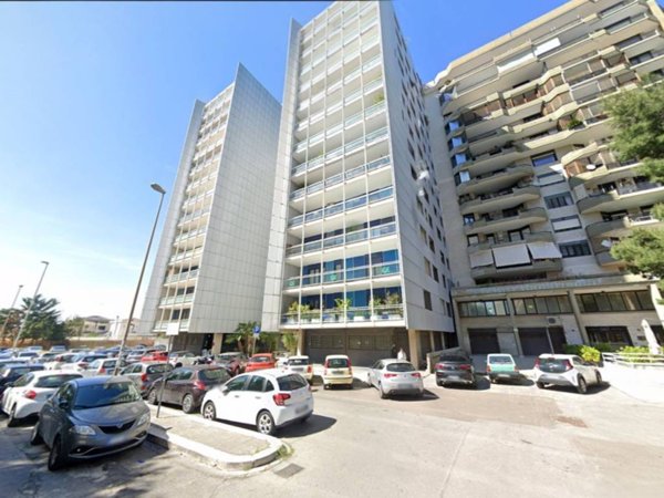 ufficio in affitto a Bari in zona Picone