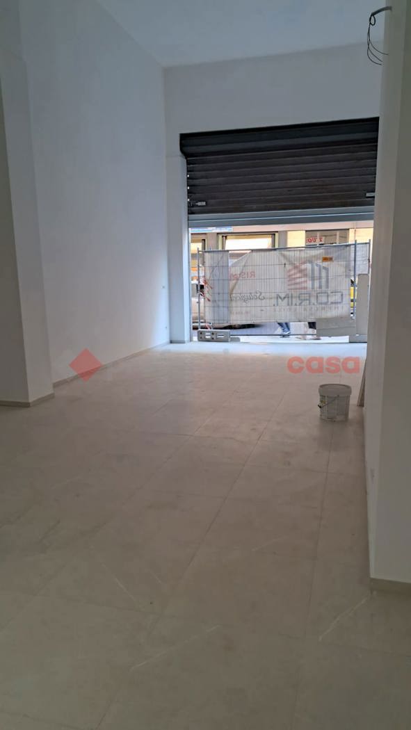 locale commerciale in affitto a Bari in zona Picone