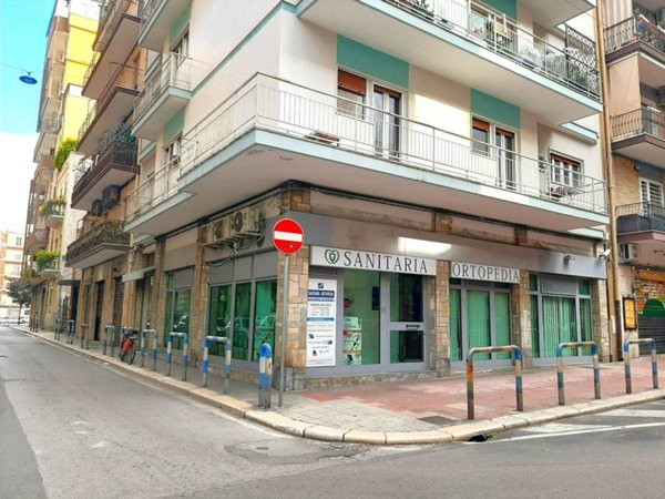 negozio in affitto a Bari in zona Mungivacca