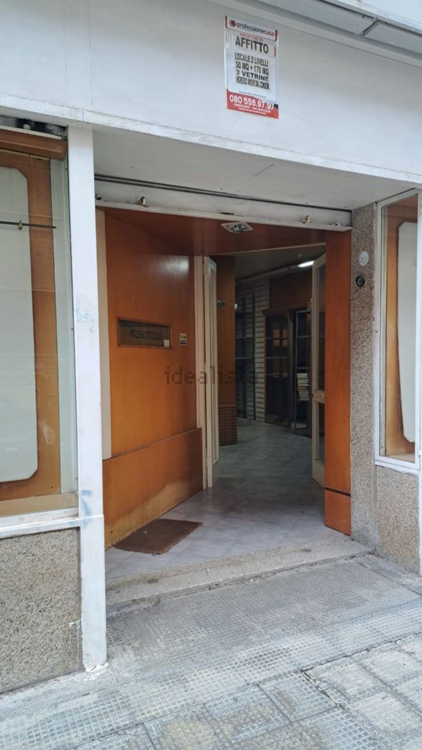 locale commerciale in affitto a Bari in zona Carrassi