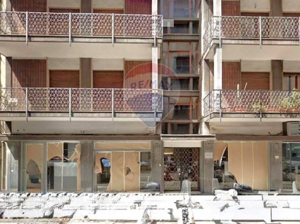 negozio in affitto a Bari in zona Murat