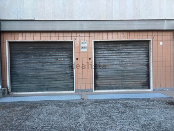 locale commerciale in affitto a Bari in zona Japigia