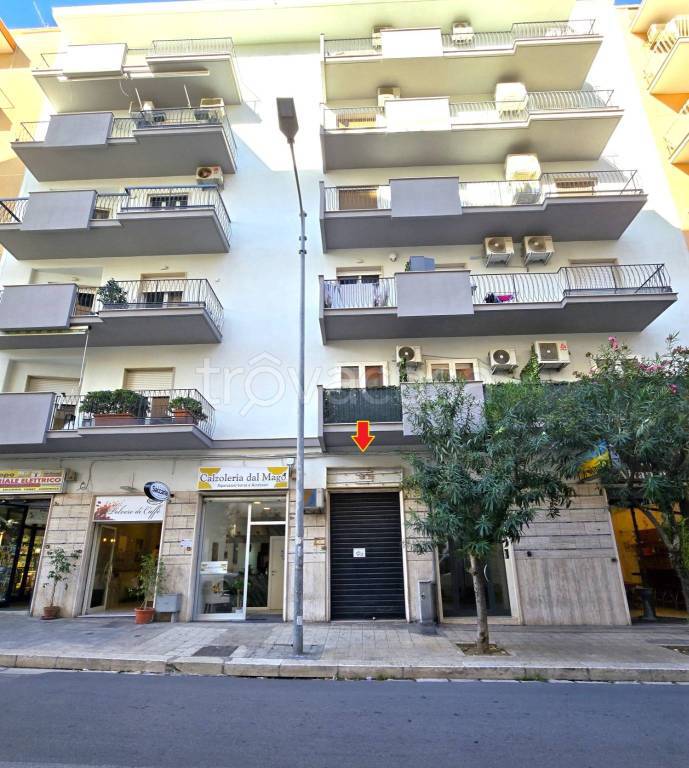 locale commerciale in affitto a Bari in zona Picone