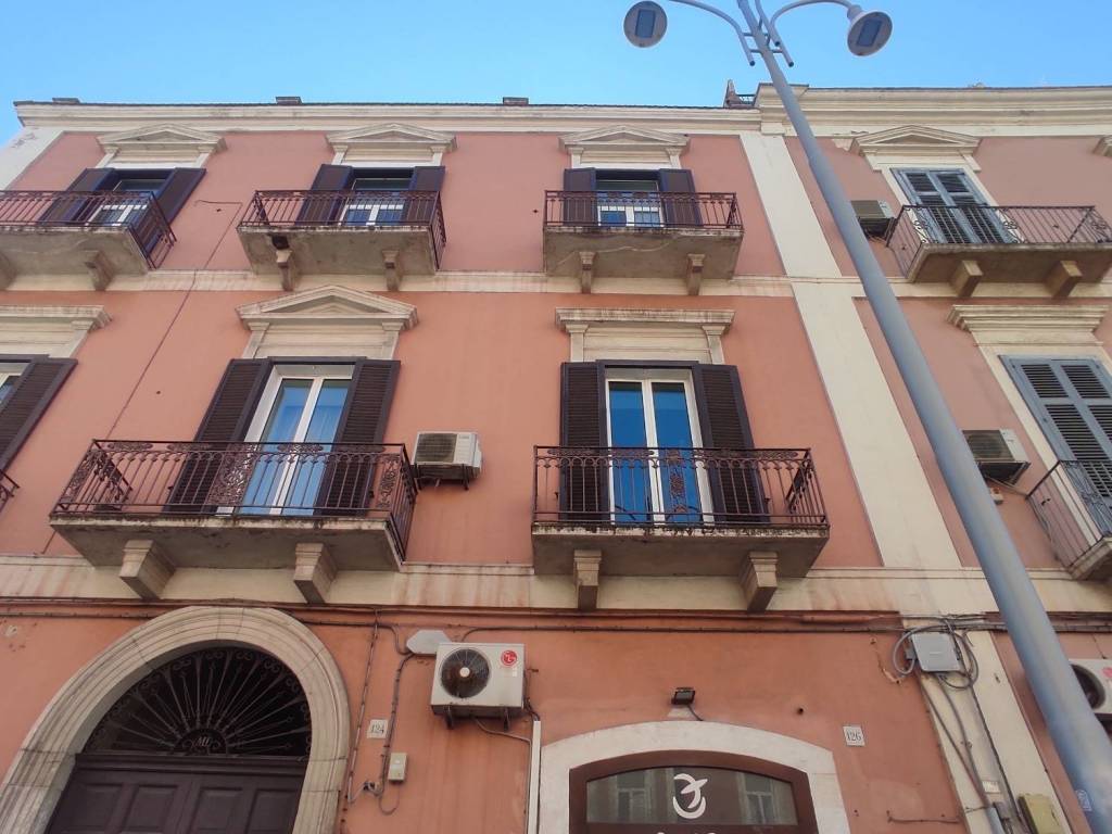 negozio in affitto a Bari in zona Murat