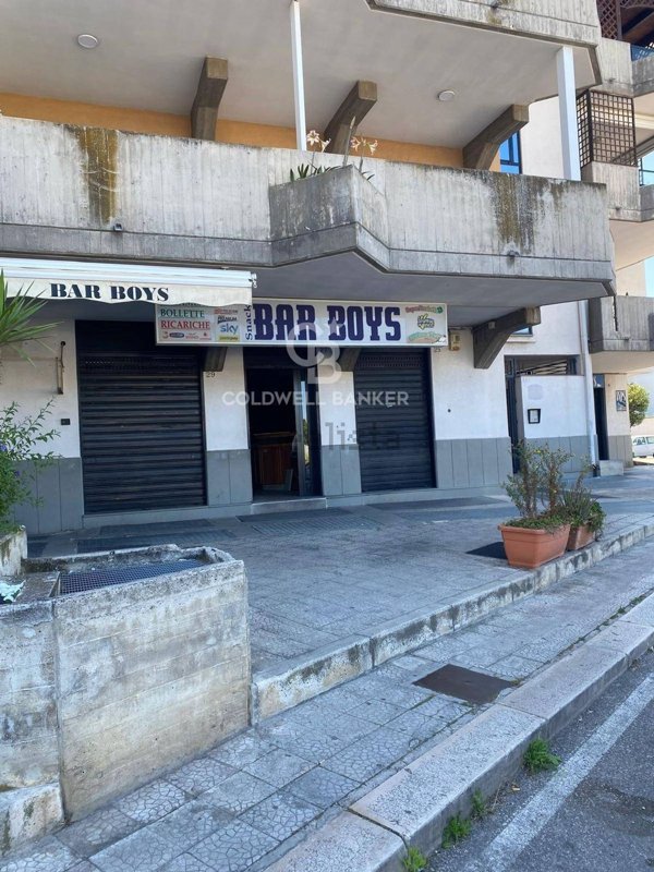 locale commerciale in affitto a Bari in zona Carbonara