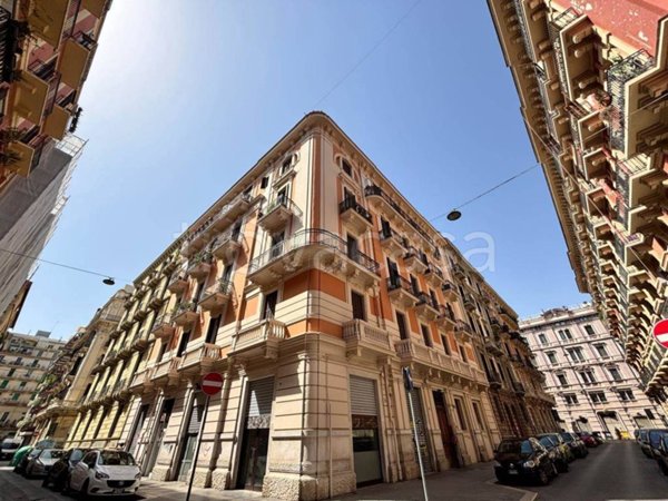 negozio in affitto a Bari in zona Murat