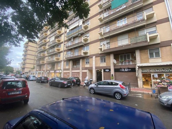 negozio in affitto a Bari in zona San Pasquale