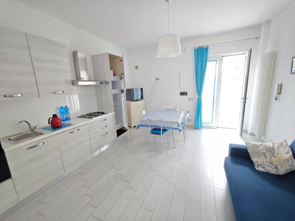 appartamento in affitto a Bari in zona Palese/Macchie