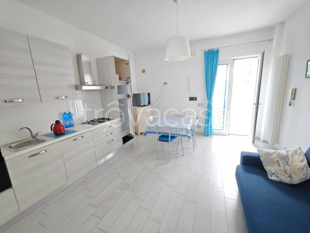 appartamento in affitto a Bari in zona Palese/Macchie