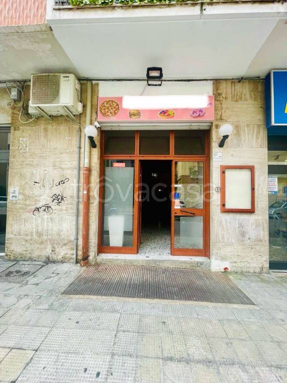 negozio in affitto a Bari in zona Poggiofranco