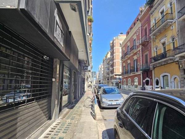 negozio in affitto a Bari in zona Murat