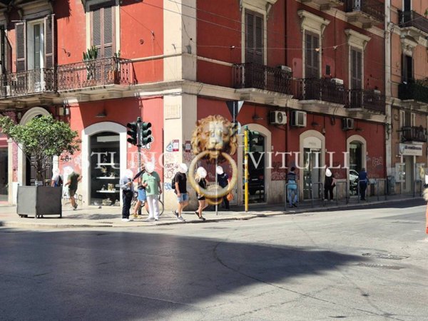negozio in affitto a Bari in zona Murat