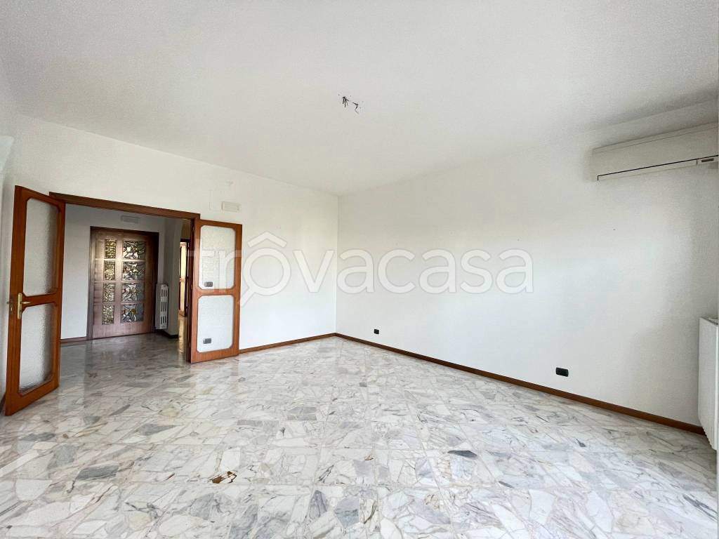 ufficio in affitto a Bari in zona Murat