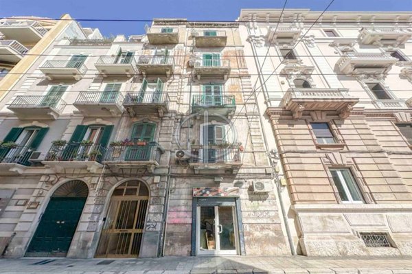 negozio in affitto a Bari in zona Murat