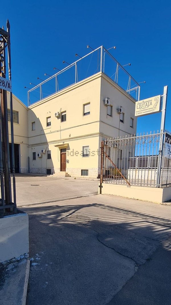 ufficio in affitto a Bari in zona Palese/Macchie