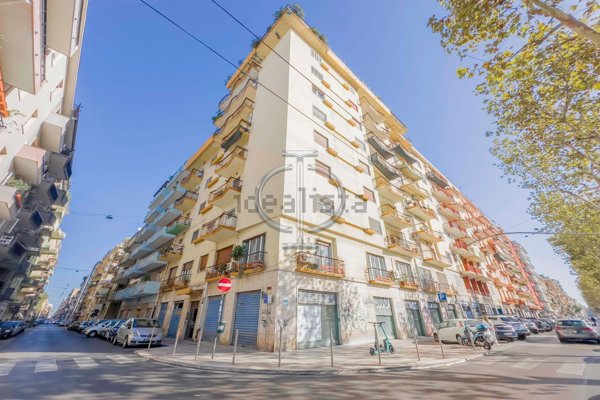 locale commerciale in affitto a Bari in zona Libertà