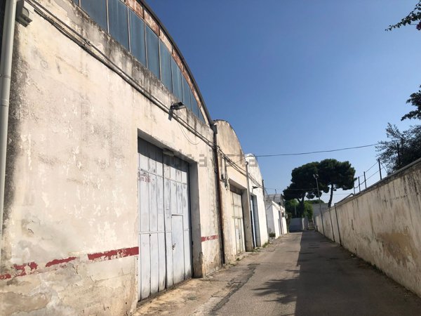 capannone in affitto a Bari