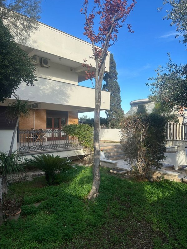 casa indipendente in affitto a Bari in zona Torre a Mare