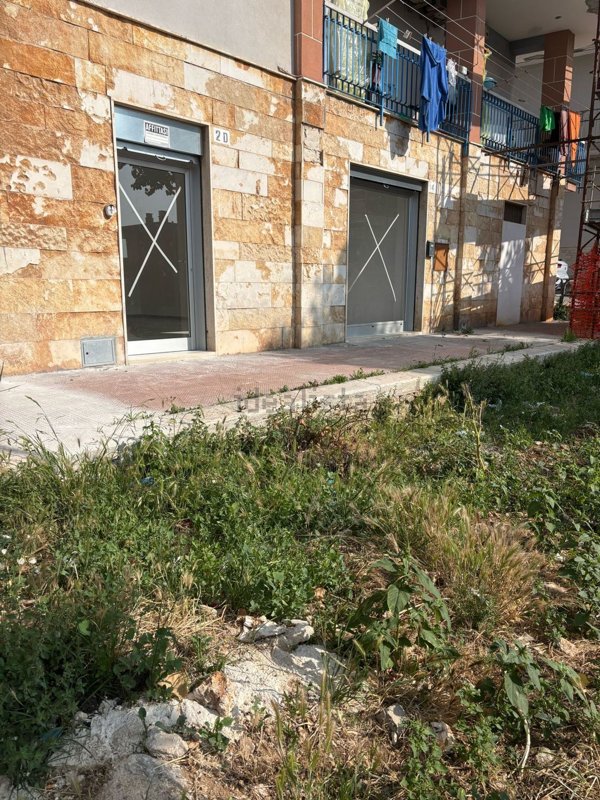 locale commerciale in affitto a Bari in zona Torre a Mare