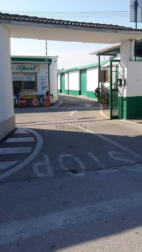 locale di sgombero in affitto a Bari in zona Japigia