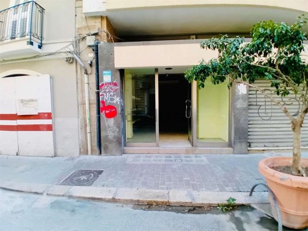 locale commerciale in affitto a Bari in zona Murat