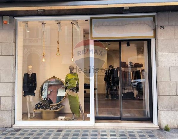 locale commerciale in affitto a Bari in zona Murat