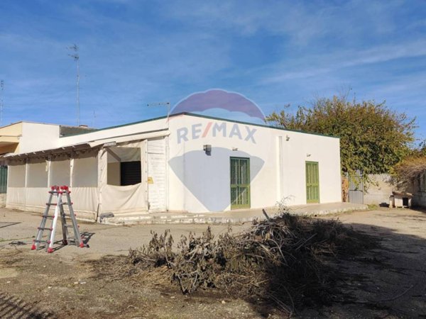 negozio in affitto a Bari in zona Poggiofranco