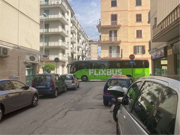 locale commerciale in affitto a Bari in zona Japigia