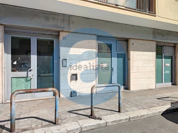 locale commerciale in affitto a Bari in zona Picone