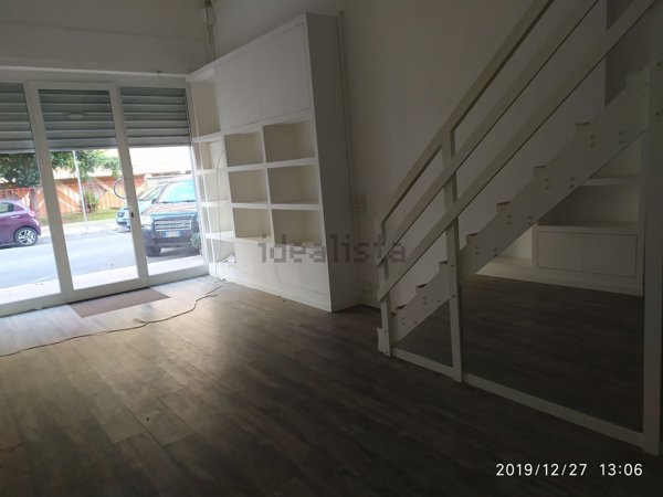 locale commerciale in affitto a Bari in zona Poggiofranco