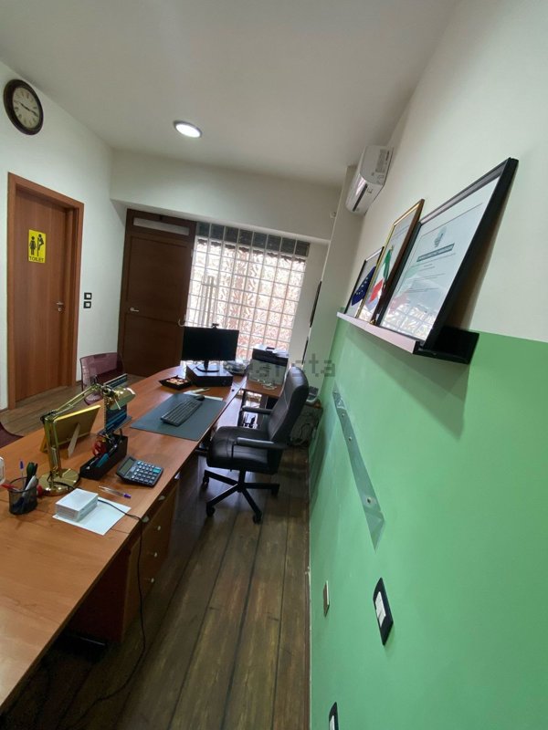 ufficio in affitto a Bari in zona Poggiofranco