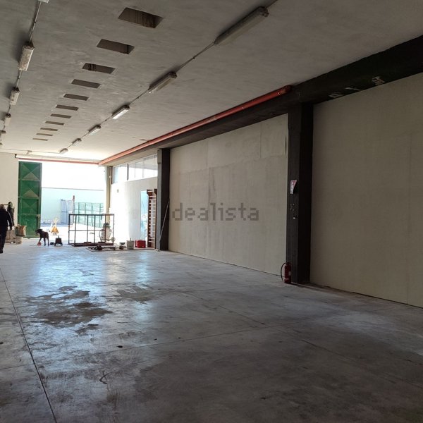 locale di sgombero in affitto a Bari in zona Carbonara