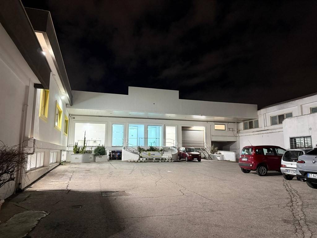 locale commerciale in affitto a Bari in zona Poggiofranco