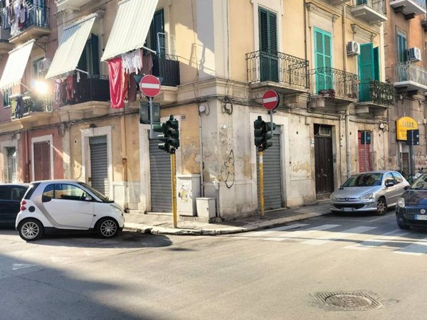 negozio in affitto a Bari in zona Libertà