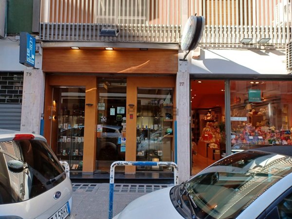 locale commerciale in affitto a Bari in zona Murat