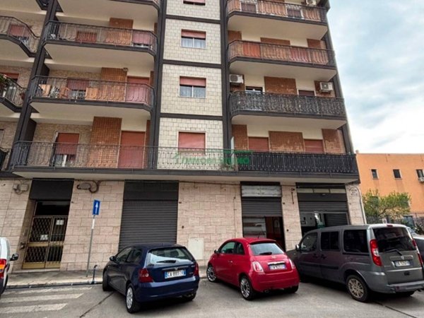 negozio in affitto a Bari in zona Marconi