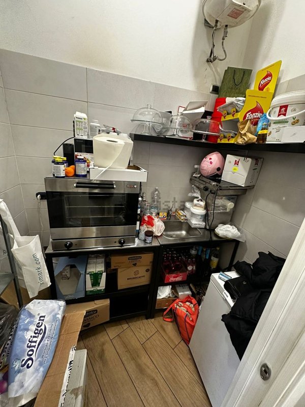 negozio in affitto a Bari in zona Libertà