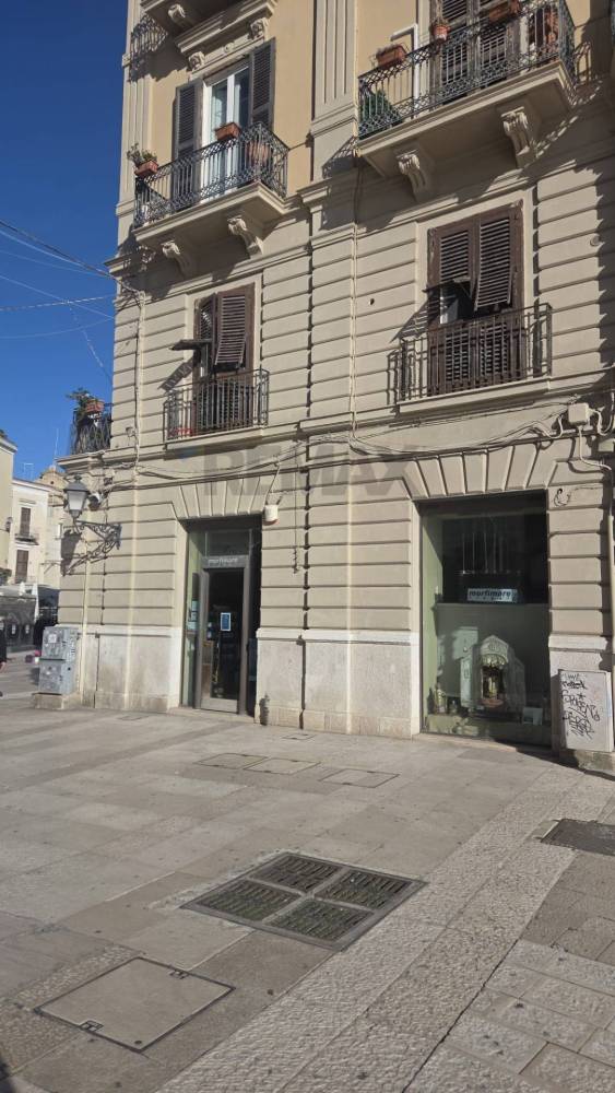 locale commerciale in affitto a Bari in zona Città Vecchia