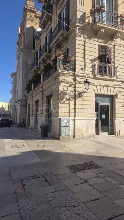 negozio in affitto a Bari in zona Città Vecchia