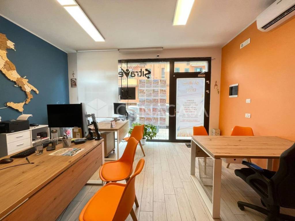 negozio in affitto a Bari in zona Carrassi