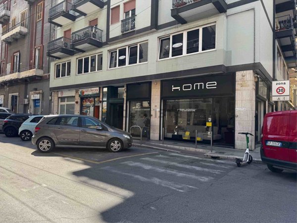 locale commerciale in affitto a Bari in zona Murat