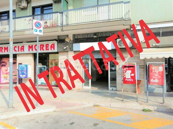 negozio in affitto a Bari in zona Carrassi