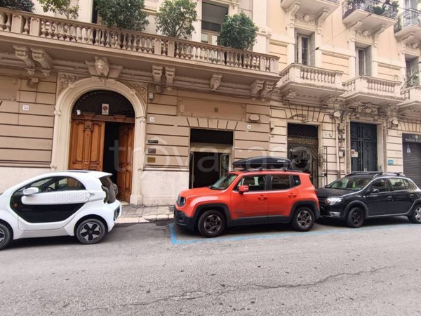 negozio in affitto a Bari in zona Madonnella