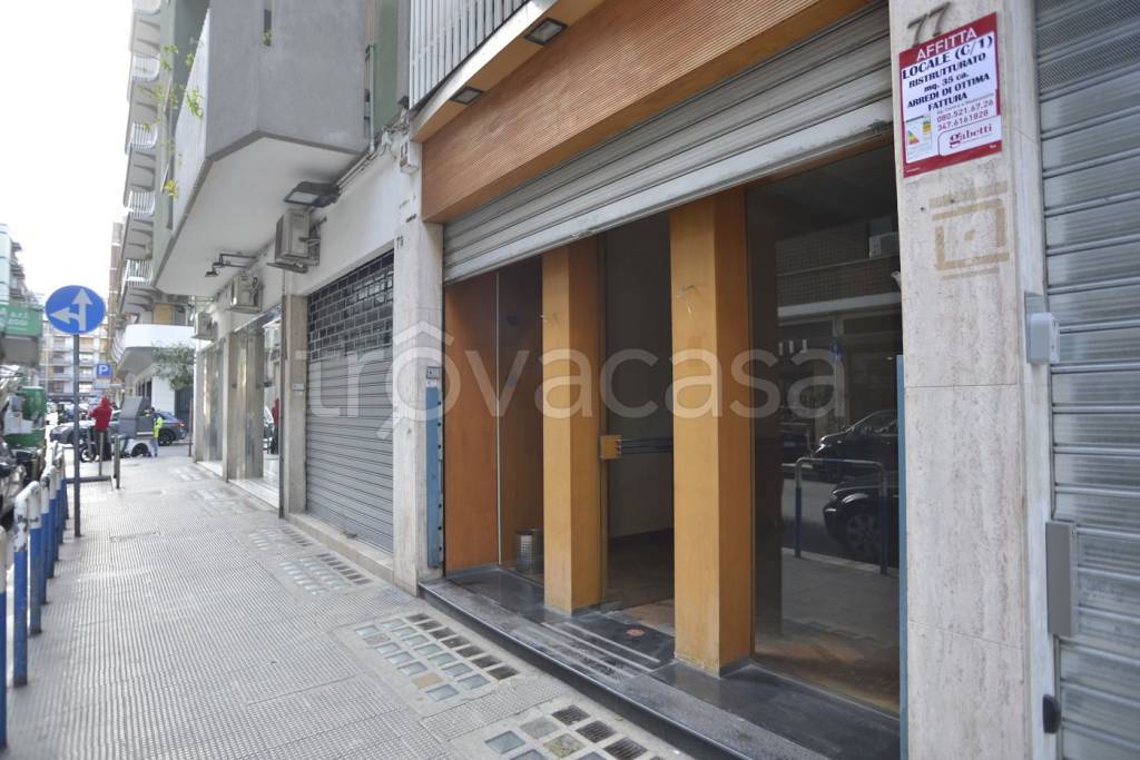 negozio in affitto a Bari in zona Murat