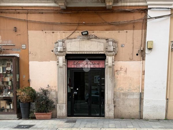 negozio in affitto a Bari in zona Murat