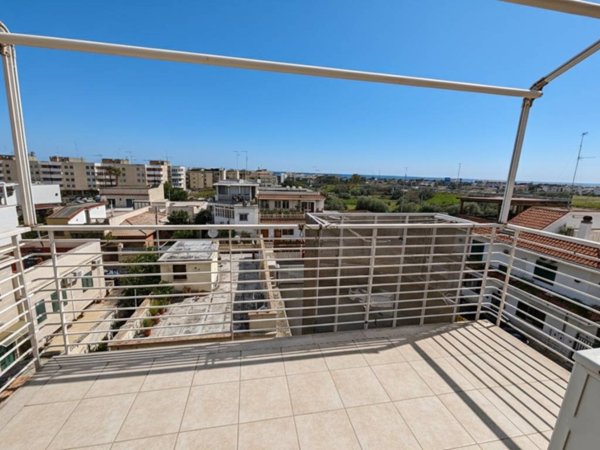 appartamento in affitto a Bari in zona Palese/Macchie