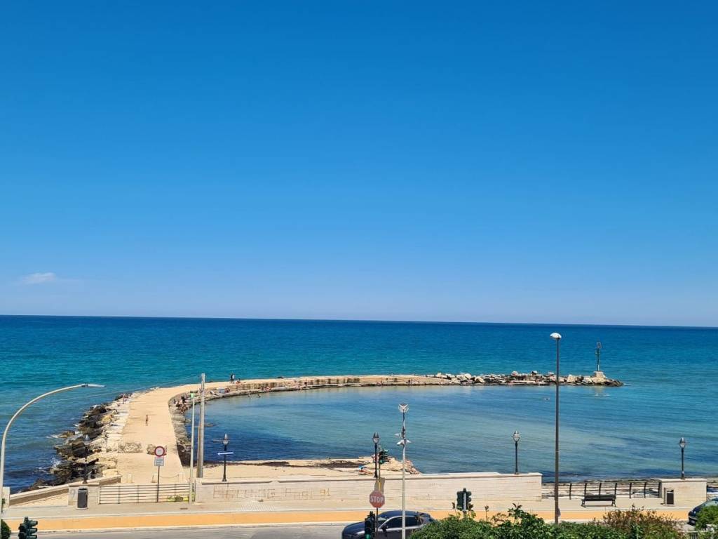 appartamento in affitto a Bari in zona Palese/Macchie