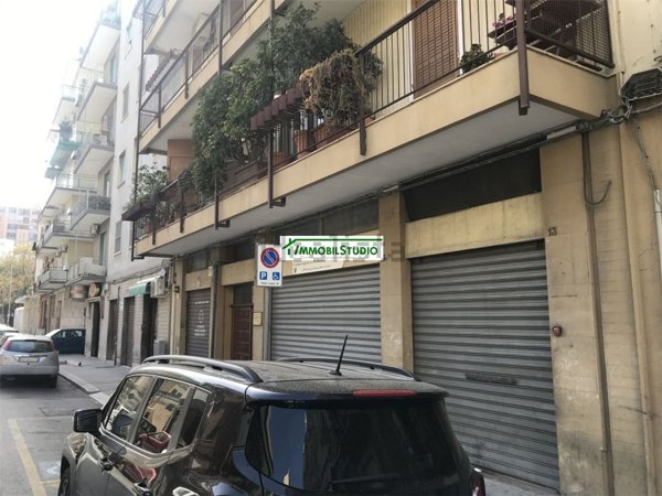 locale commerciale in affitto a Bari in zona Libertà