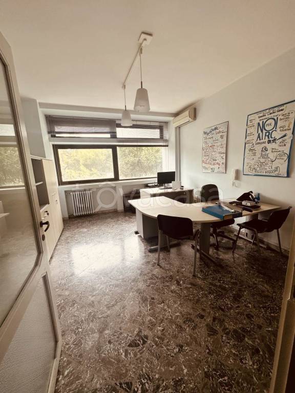 ufficio in affitto a Bari in zona Murat